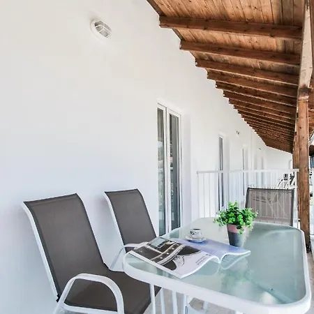 Ξενοδοχείο με διαμερίσματα Imeres & 3*